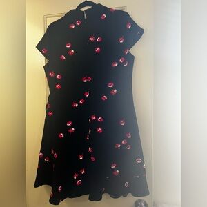 kate spade Black and White Label Detail